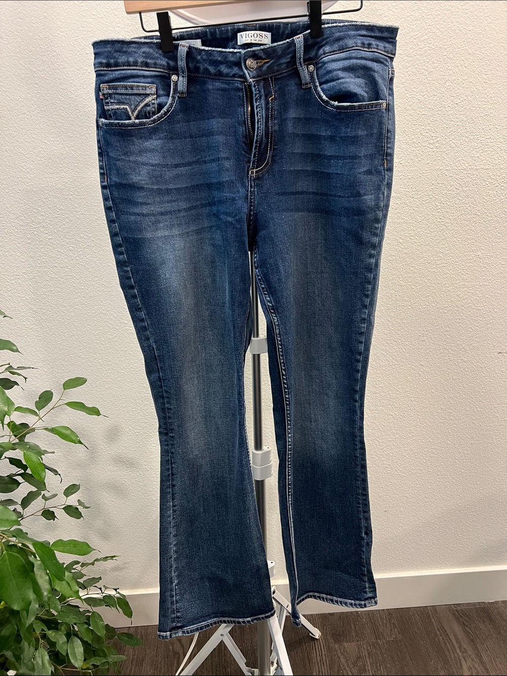Vigoss Women's Flared Jeans size 14 inseam 29